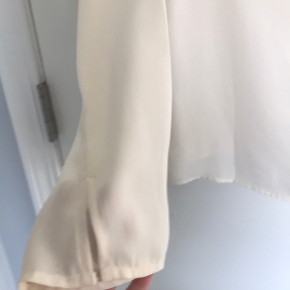 Small pullover long sleeve blouse - Picture 4 of 4